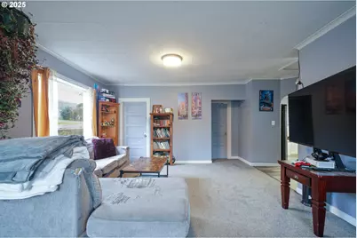 807 Garibaldi Ave, Garibaldi, OR 97118 - Photo 7