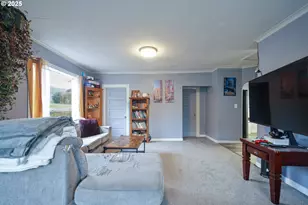 807 Garibaldi Ave, Garibaldi, OR 97118 - Photo 7