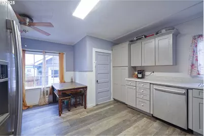 807 Garibaldi Ave, Garibaldi, OR 97118 - Photo 13