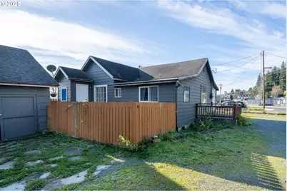 807 Garibaldi Ave, Garibaldi, OR 97118 - Photo 21