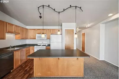 15320 NW Central Dr #317, Portland, OR 97229 - Photo 11