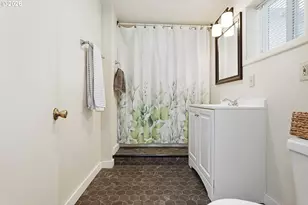 320 E Steuben St, Bingen, WA 98605 - Photo 25