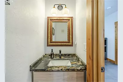 47555 McKenzie Hwy, Vida, OR 97488 - Photo 21