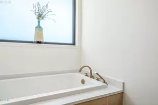 1025 NE 7th Dr, Newport, OR 97365 - Photo 21