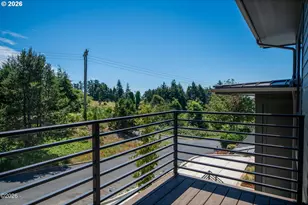 1025 NE 7th Dr, Newport, OR 97365 - Photo 41