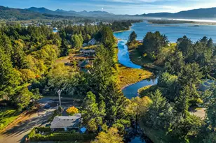 810 G St, Gearhart, OR 97138 - Photo 41