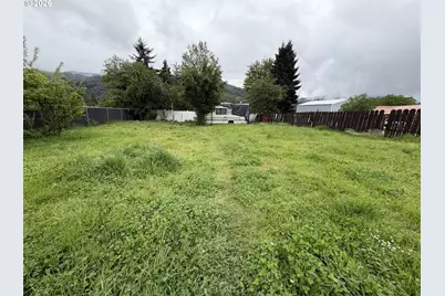 1021 Hill St, Myrtle Creek, OR 97457 - Photo 13