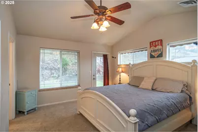 1540 NW Avery St, Roseburg, OR 97471 - Photo 13
