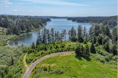 Clear Lake #20, Florence, OR 97439 - Photo 15