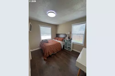 209 E 10th St, The Dalles, OR 97058 - Photo 9