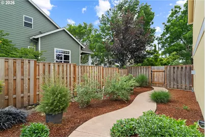 3220 N Knoll Dr, Newberg, OR 97132 - Photo 41