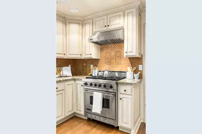 12878 SW Sierra Vista Dr, Lake Oswego, OR 97035 - Photo 19