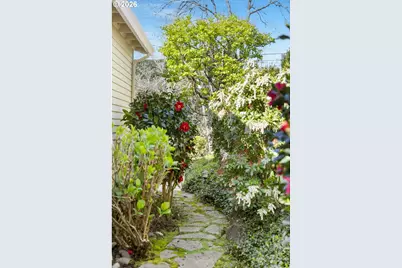 12878 SW Sierra Vista Dr, Lake Oswego, OR 97035 - Photo 39