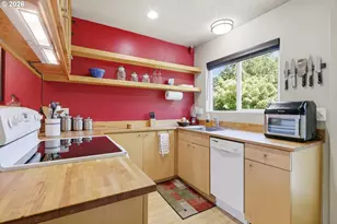 1300 NE 68th Ave, Portland, OR 97213 - Photo 3