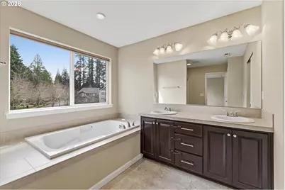 5595 NE Azores Ct, Hillsboro, OR 97124 - Photo 25