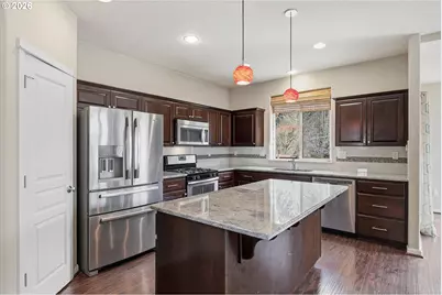 5595 NE Azores Ct, Hillsboro, OR 97124 - Photo 9