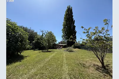 211 E Alder St, Powers, OR 97466 - Photo 5