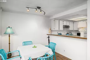 2026 Lake Isle Dr, Eugene, OR 97401 - Photo 13