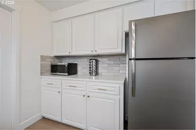 106 Monterey Dr, Kelso, WA 98626 - Photo 11