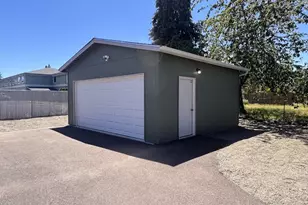 104 River Loop 1, Eugene, OR 97404 - Photo 23