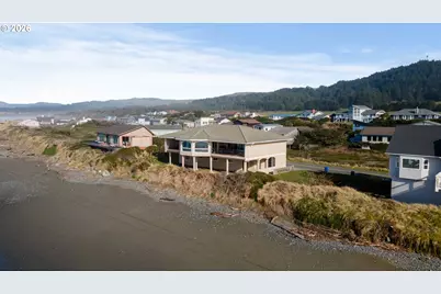 30555 Sandy Dr, Gold Beach, OR 97444 - Photo 43