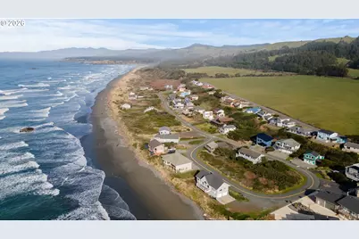 30555 Sandy Dr, Gold Beach, OR 97444 - Photo 5