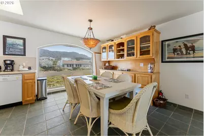 30555 Sandy Dr, Gold Beach, OR 97444 - Photo 17