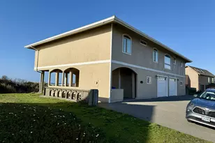 30555 Sandy Dr, Gold Beach, OR 97444 - Photo 3