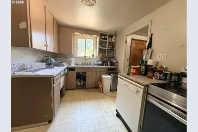 140 7th Ave, Sweet Home, OR 97386 - Photo 5