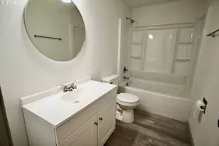 1220 SE 18th St, Toledo, OR 97391 - Photo 9