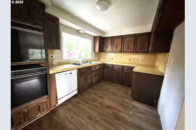 4848 Tiller Trail Hwy, Canyonville, OR 97417 - Photo 15