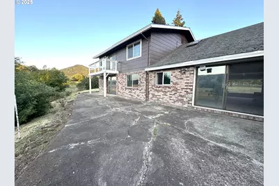 4848 Tiller Trail Hwy, Canyonville, OR 97417 - Photo 15