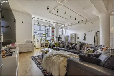 1314 NW Irving St #504, Portland, OR 97209 - Photo 17