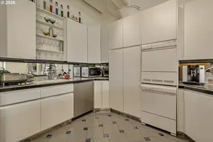 1314 NW Irving St, Portland, OR 97209 - Photo 13