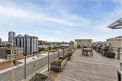 1314 NW Irving St #504, Portland, OR 97209 - Photo 27