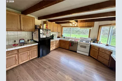 1910 Otter Slough Rd, Reedsport, OR 97467 - Photo 5