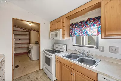 450 SE Lacreole Dr #128, Dallas, OR 97338 - Photo 13