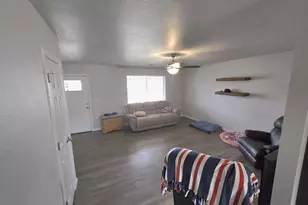 139 Teresa Ln, Winston, OR 97496 - Photo 3