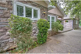 17130 Eastwood Ln, Brookings, OR 97415 - Photo 9