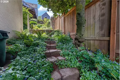 329 SE Gilham Ave, Portland, OR 97215 - Photo 37