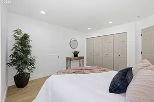 392 Dellwood Dr, Eugene, OR 97405 - Photo 17