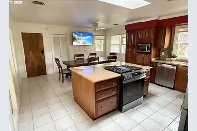 2994 Dapple Way, Eugene, OR 97401 - Photo 5