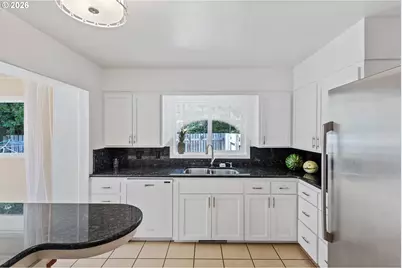 1300 Ingersoll St, Coos Bay, OR 97420 - Photo 5