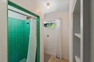 1300 Ingersoll St, Coos Bay, OR 97420 - Photo 11