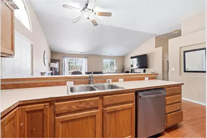 1012 40th St, Washougal, WA 98671 - Photo 9
