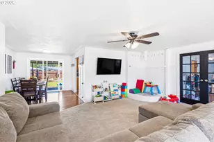 200 SE Walnut Ave, Dallas, OR 97338 - Photo 9