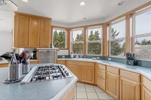 15710 Oceanview Ave, Rockaway Beach, OR 97136 - Photo 11