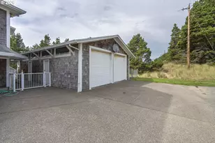 15710 Oceanview Ave, Rockaway Beach, OR 97136 - Photo 43