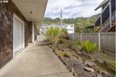 15710 Oceanview Ave, Rockaway Beach, OR 97136 - Photo 45