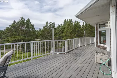 15710 Oceanview Ave, Rockaway Beach, OR 97136 - Photo 33